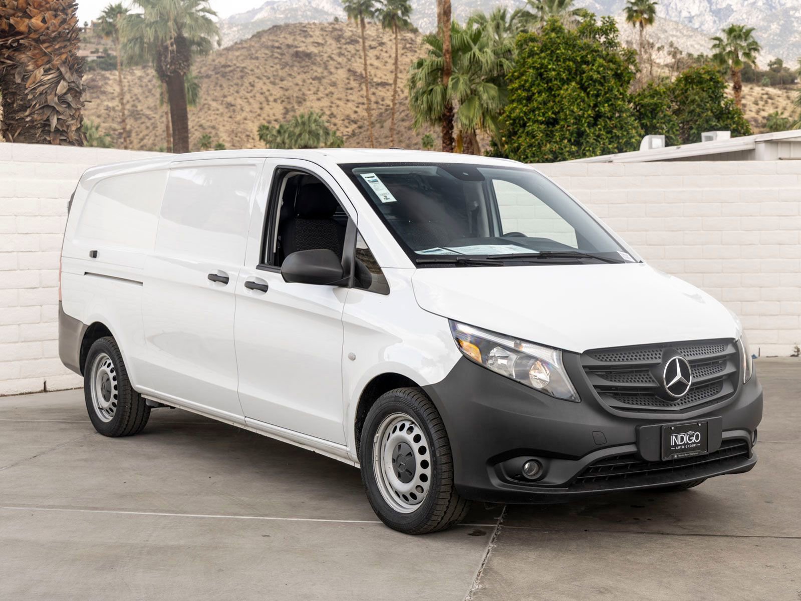 Used 2022 Mercedes-Benz Metris image 2