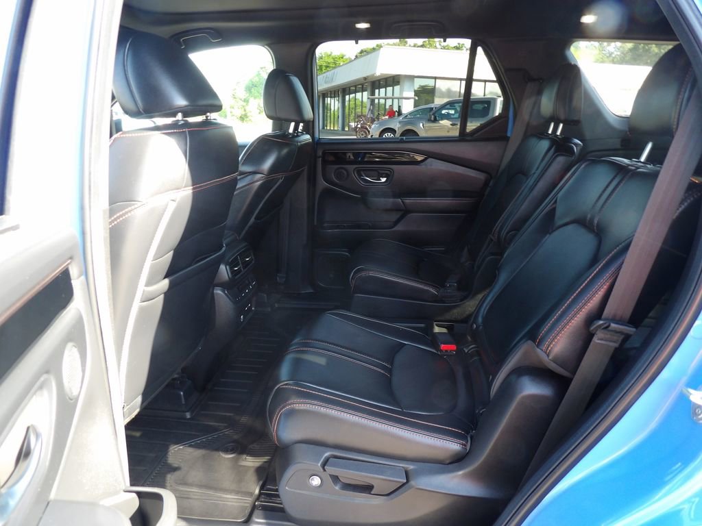 Used 2025 Honda Pilot TrailSport image 19