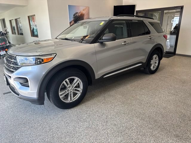 Used 2020 Ford Explorer XLT w/ Comfort Package AWD/4WD image 4