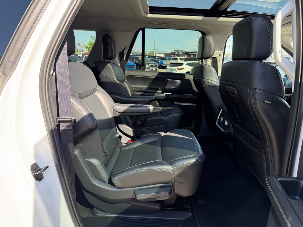 Used 2025 Ford Expedition Max Platinum AWD/4WD image 53
