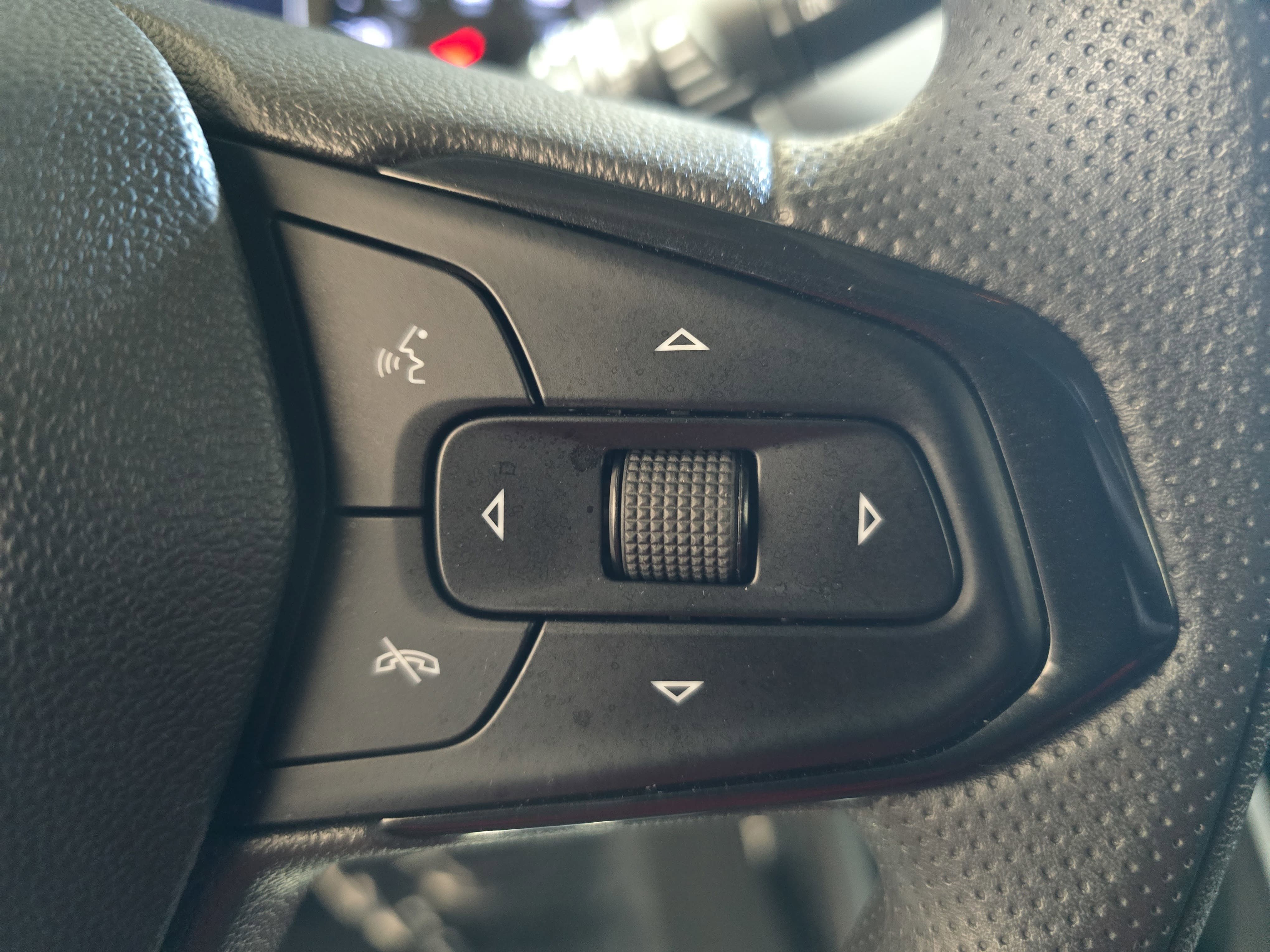 Used 2023 Chevrolet TrailBlazer LT FWD image 17