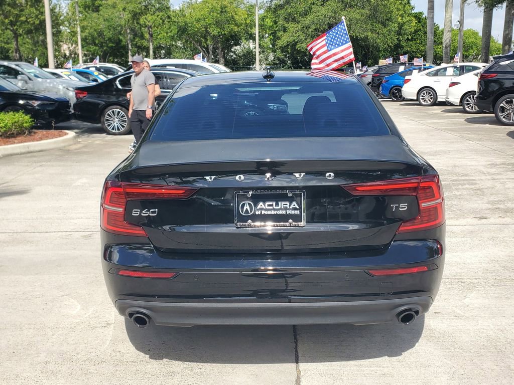 Used 2020 Volvo S60 T5 Momentum FWD image 6