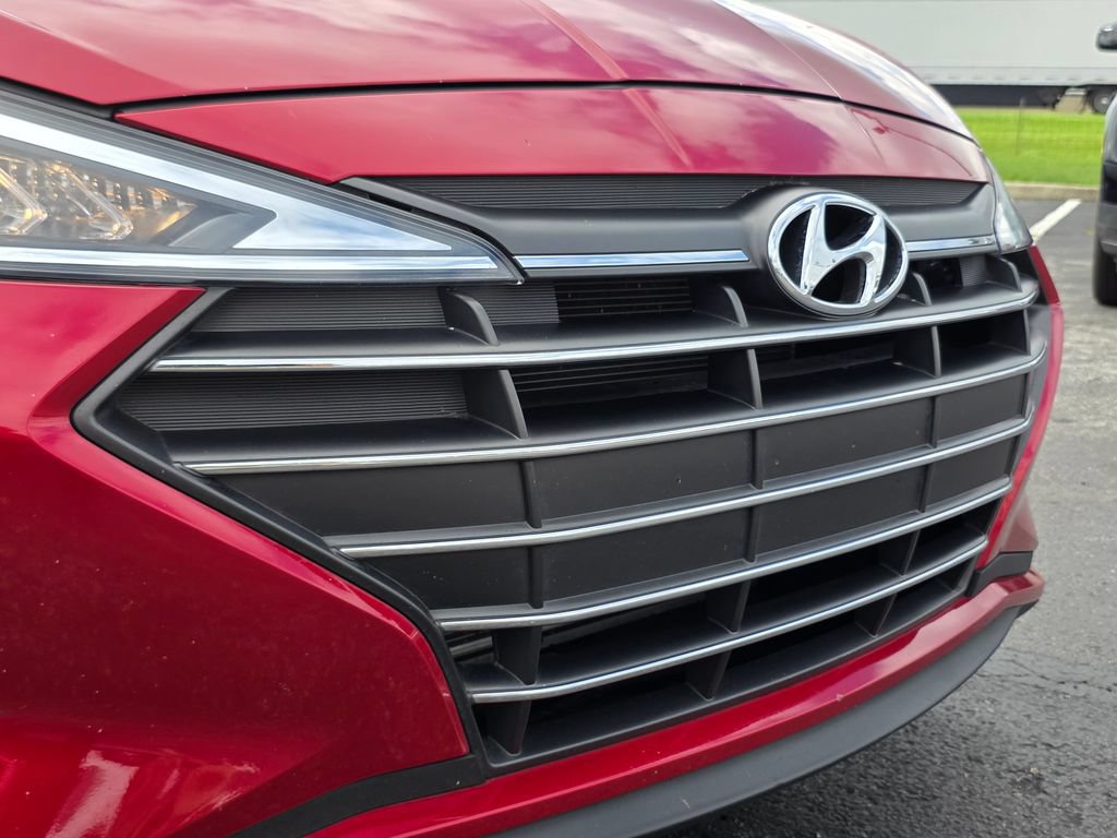 Used 2020 Hyundai Elantra SE FWD image 9