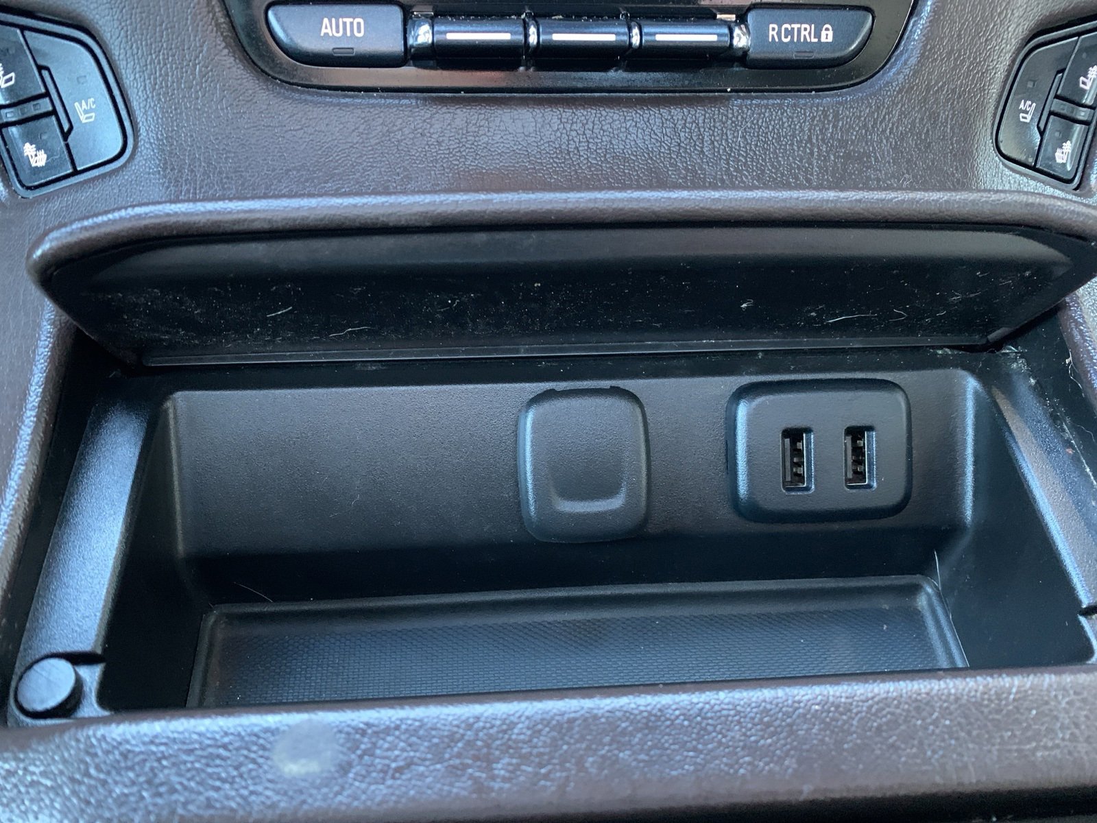 Used 2016 Chevrolet Suburban LTZ image 29