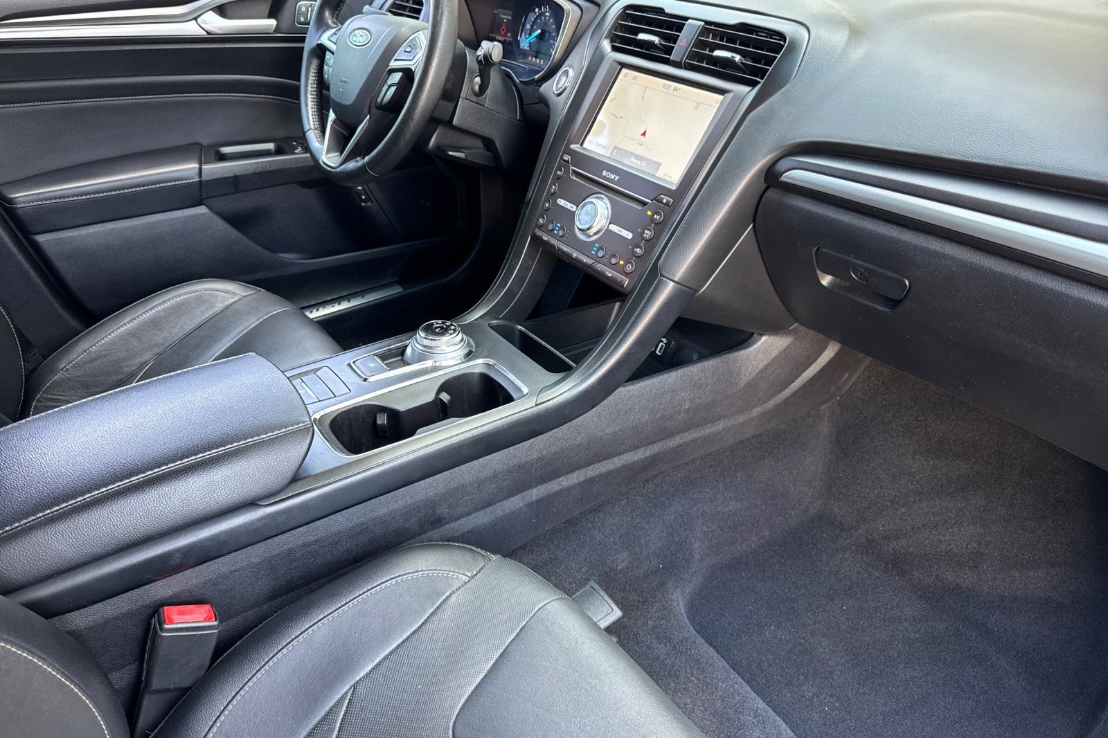 Used 2019 Ford Fusion Energi Titanium FWD image 33