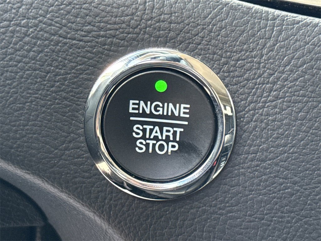 Used 2019 Ford Edge Titanium image 46