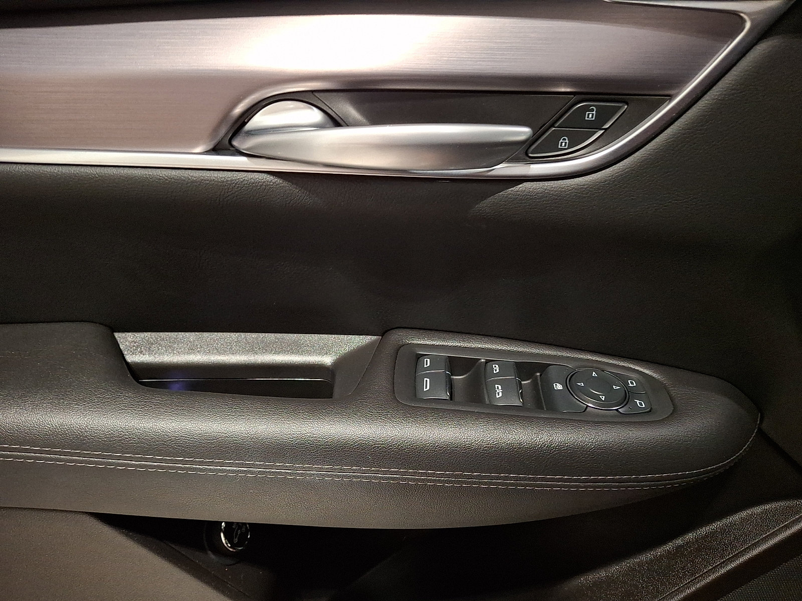Certified 2024 Cadillac XT5 Luxury AWD/4WD image 16