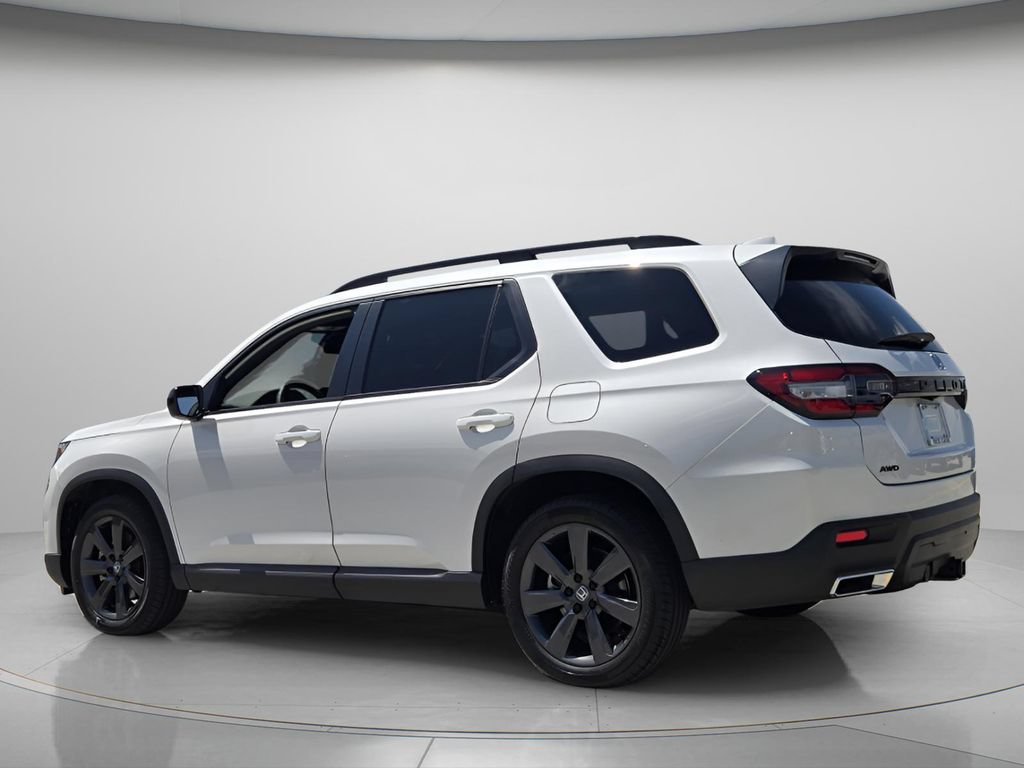 Certified 2025 Honda Pilot Sport image 8