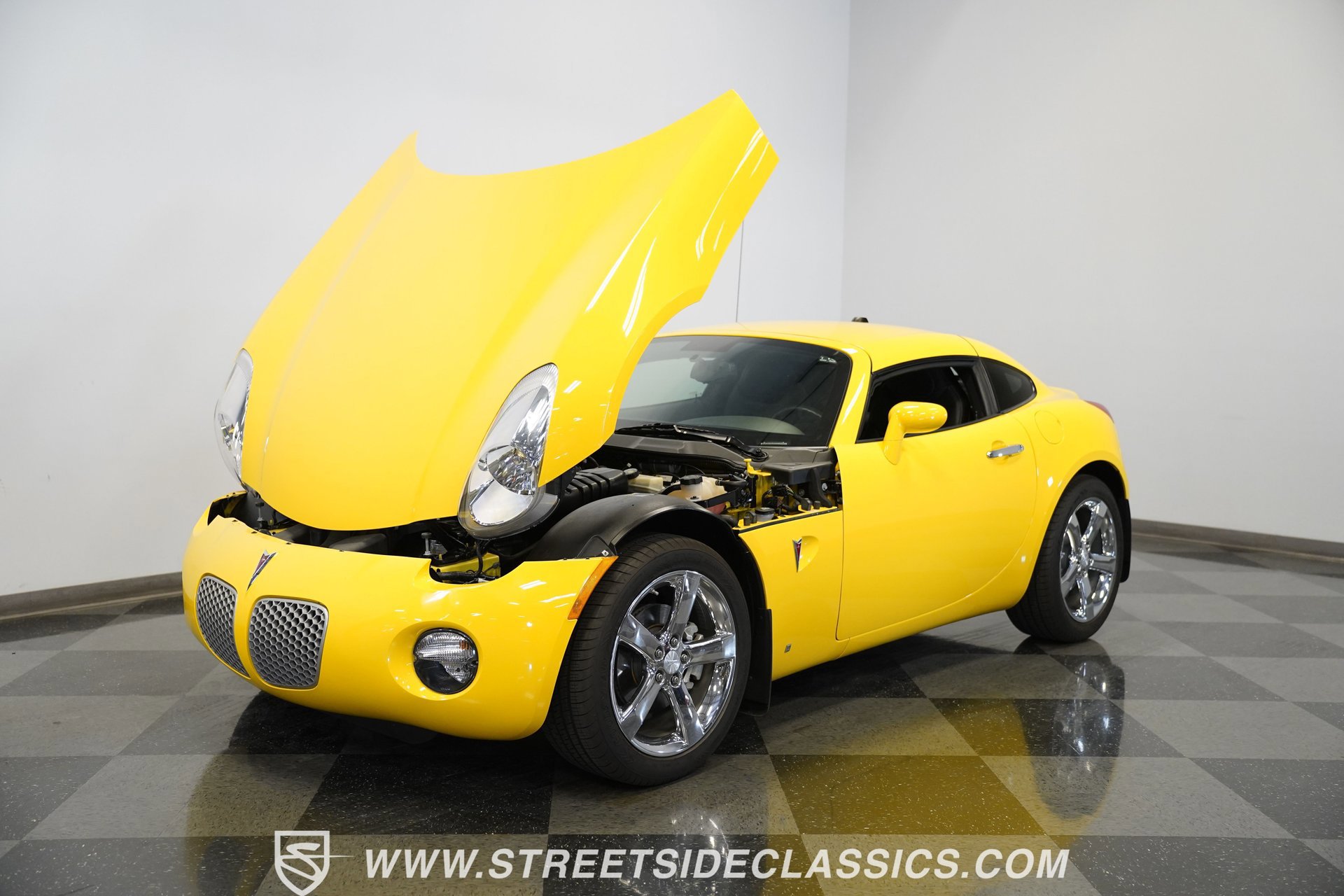Used 2009 Pontiac Solstice Coupe w/ Premium Package image 32