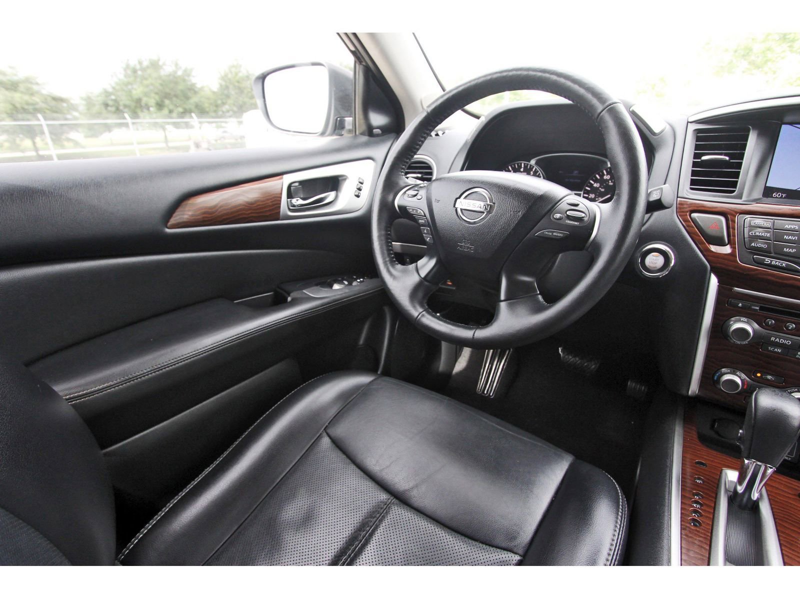 Used 2019 Nissan Pathfinder Platinum FWD image 11