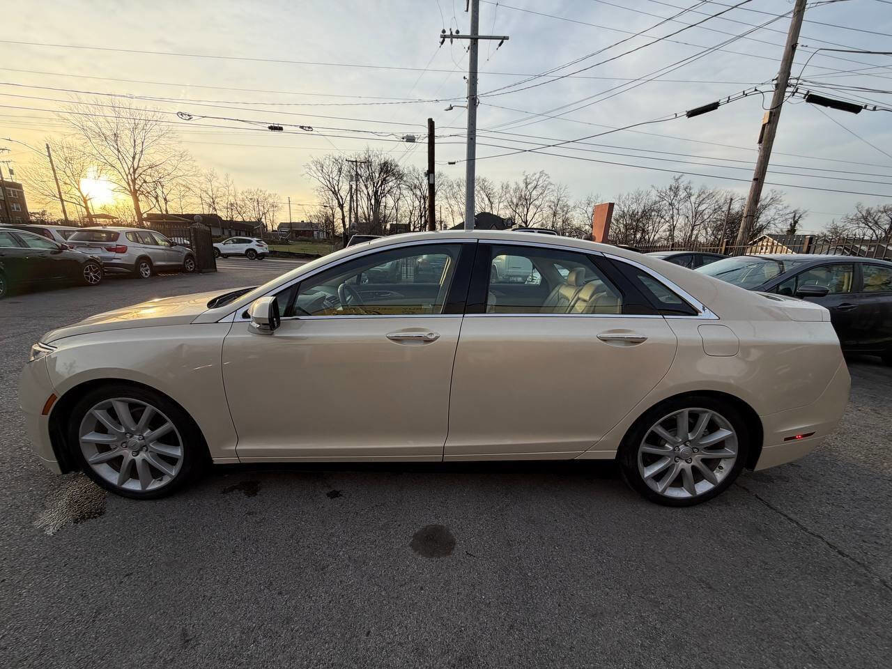 Used 2015 Lincoln MKZ Hybrid w/ Equipment Group 202A Reserve FWD image 9