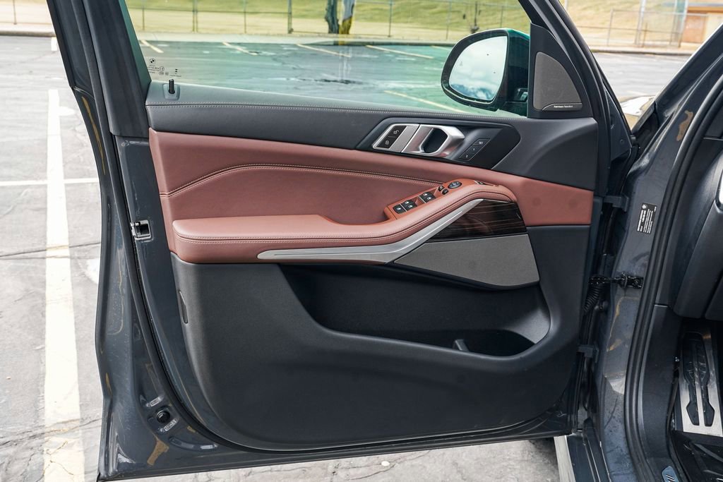 Used 2024 BMW X5 xDrive40i w/ M Sport Package image 9