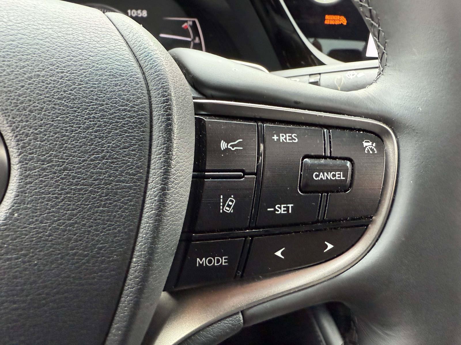 Used 2024 Lexus ES 350 Ultra Luxury w/ Accessory Package (Z2) FWD image 21