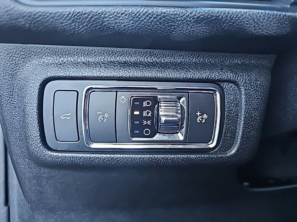 Used 2022 Lincoln Corsair AWD w/ Equipment Group 101A image 21