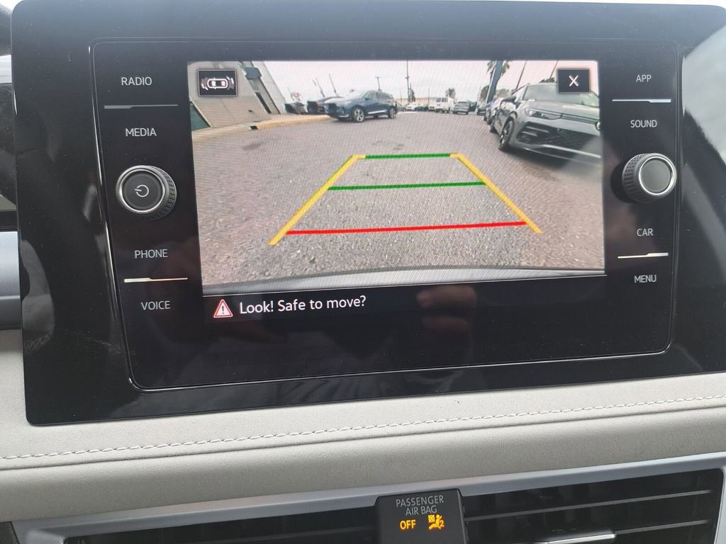 New 2026 Volkswagen Taos SE image 12