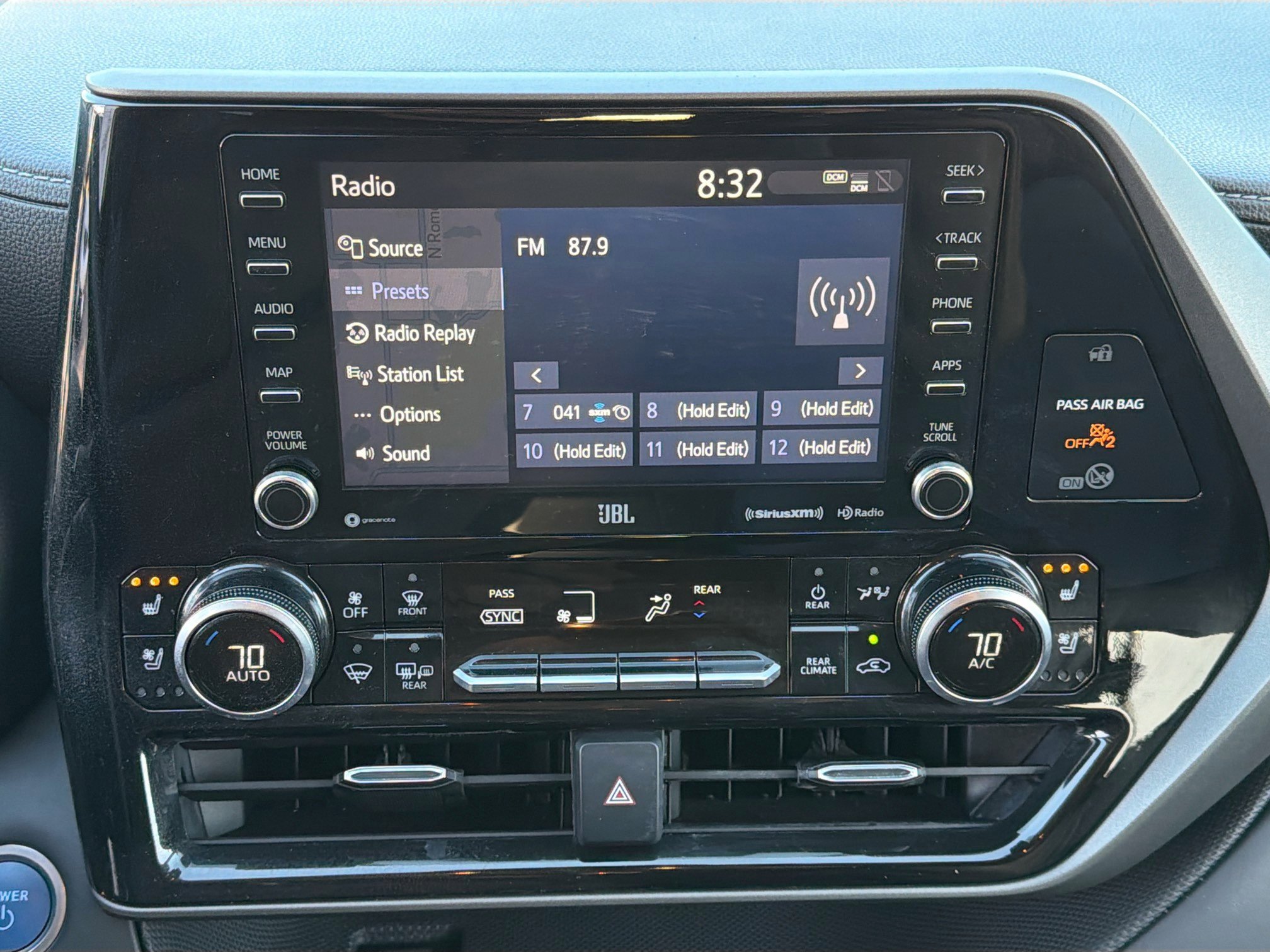 Used 2021 Toyota Highlander Limited image 32