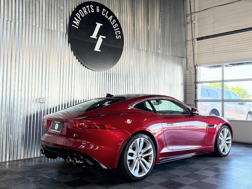 Used 2015 Jaguar F-TYPE R RWD image 3