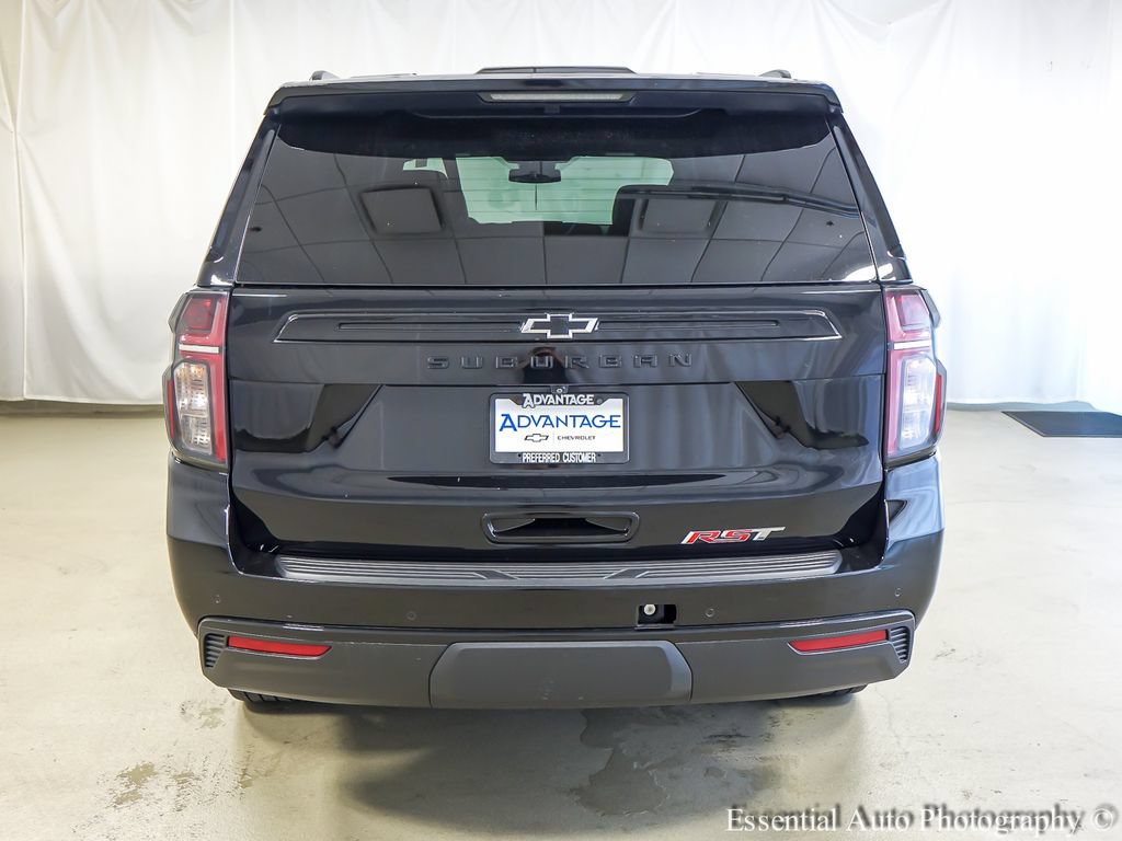 Used 2024 Chevrolet Suburban RST w/ Luxury Package AWD/4WD image 6