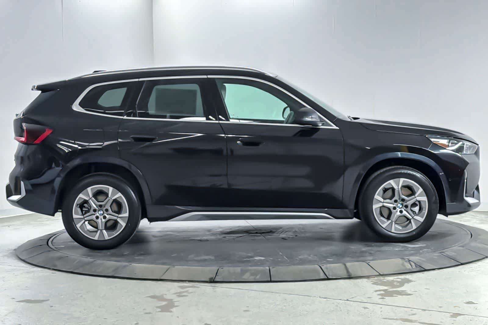 New 2026 BMW X1 xDrive28i w/ Technology Package AWD/4WD image 8