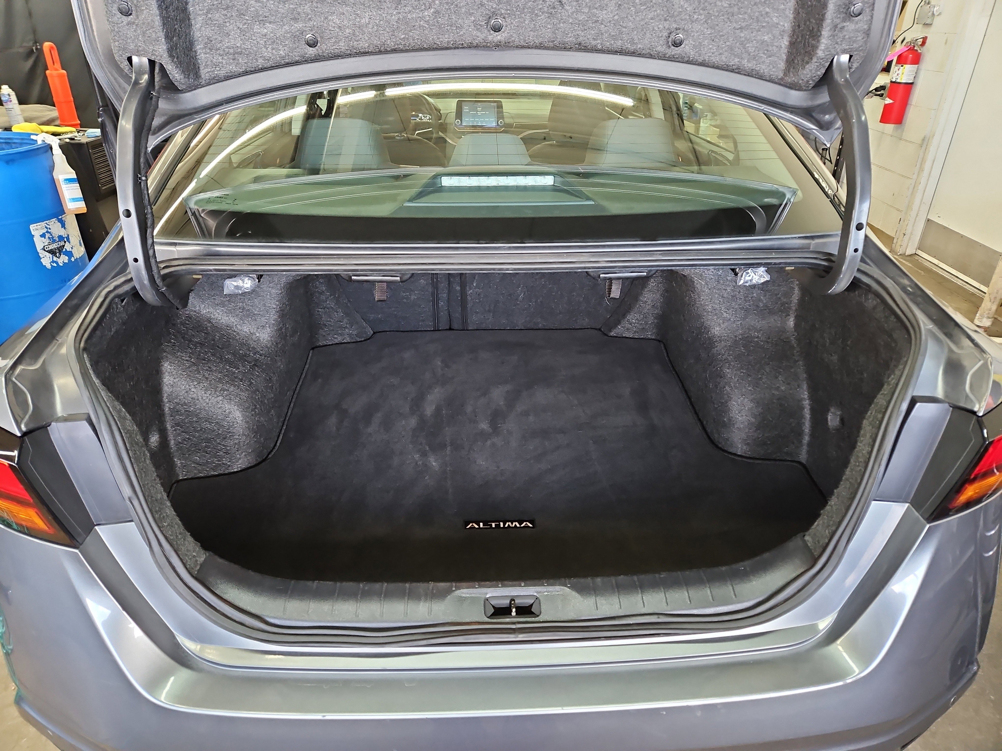 Used 2024 Nissan Altima 2.5 SV image 12