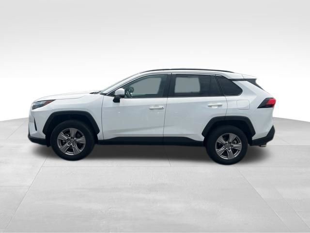 Used 2025 Toyota RAV4 XLE FWD image 4