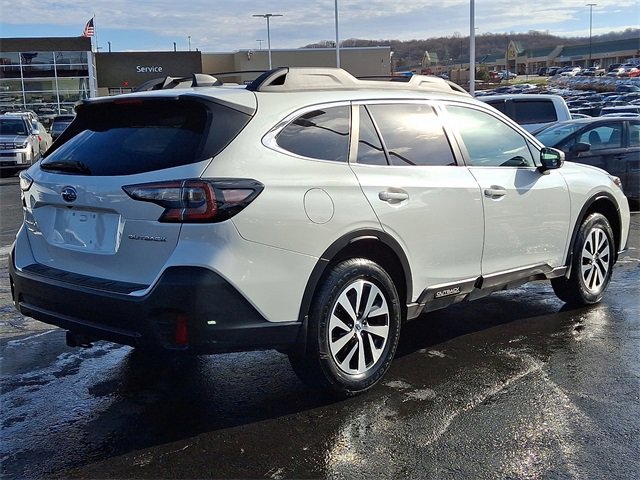 Used 2022 Subaru Outback Premium image 6