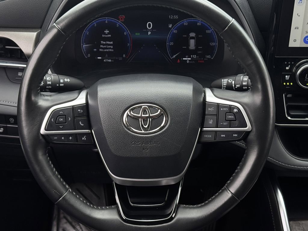 Used 2023 Toyota Highlander Limited image 13