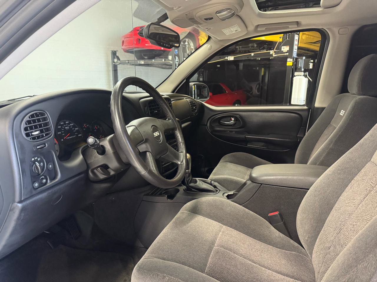 Used 2007 Chevrolet TrailBlazer SS RWD image 35