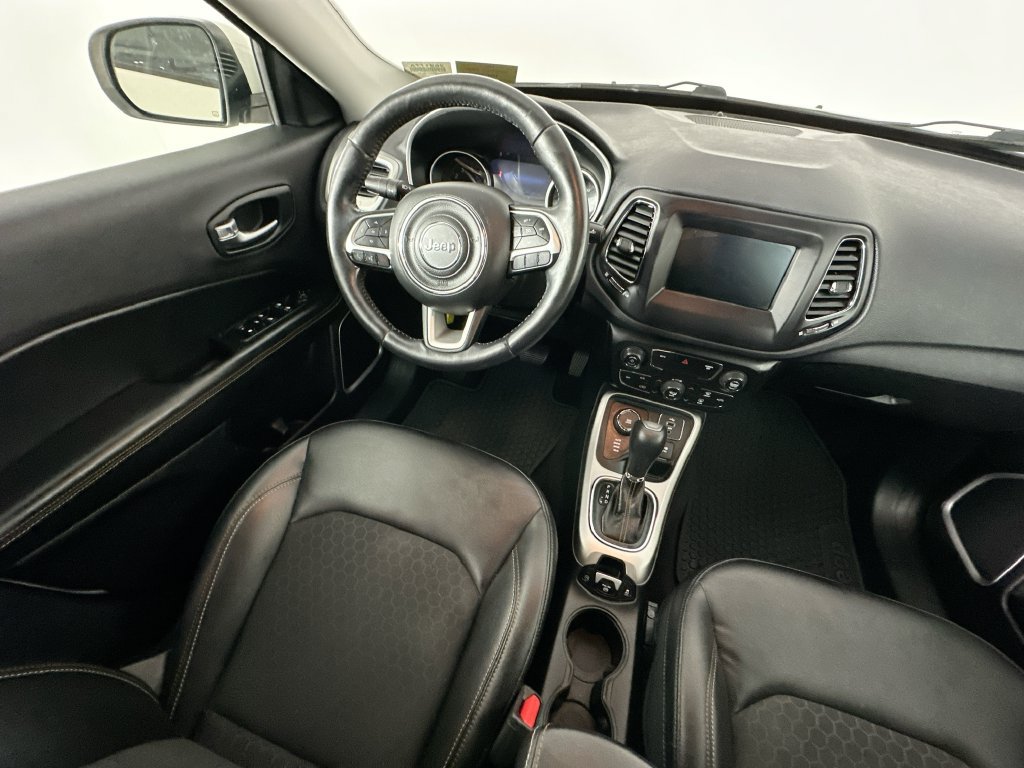Used 2018 Jeep Compass Latitude w/ Popular Equipment Group AWD/4WD image 9