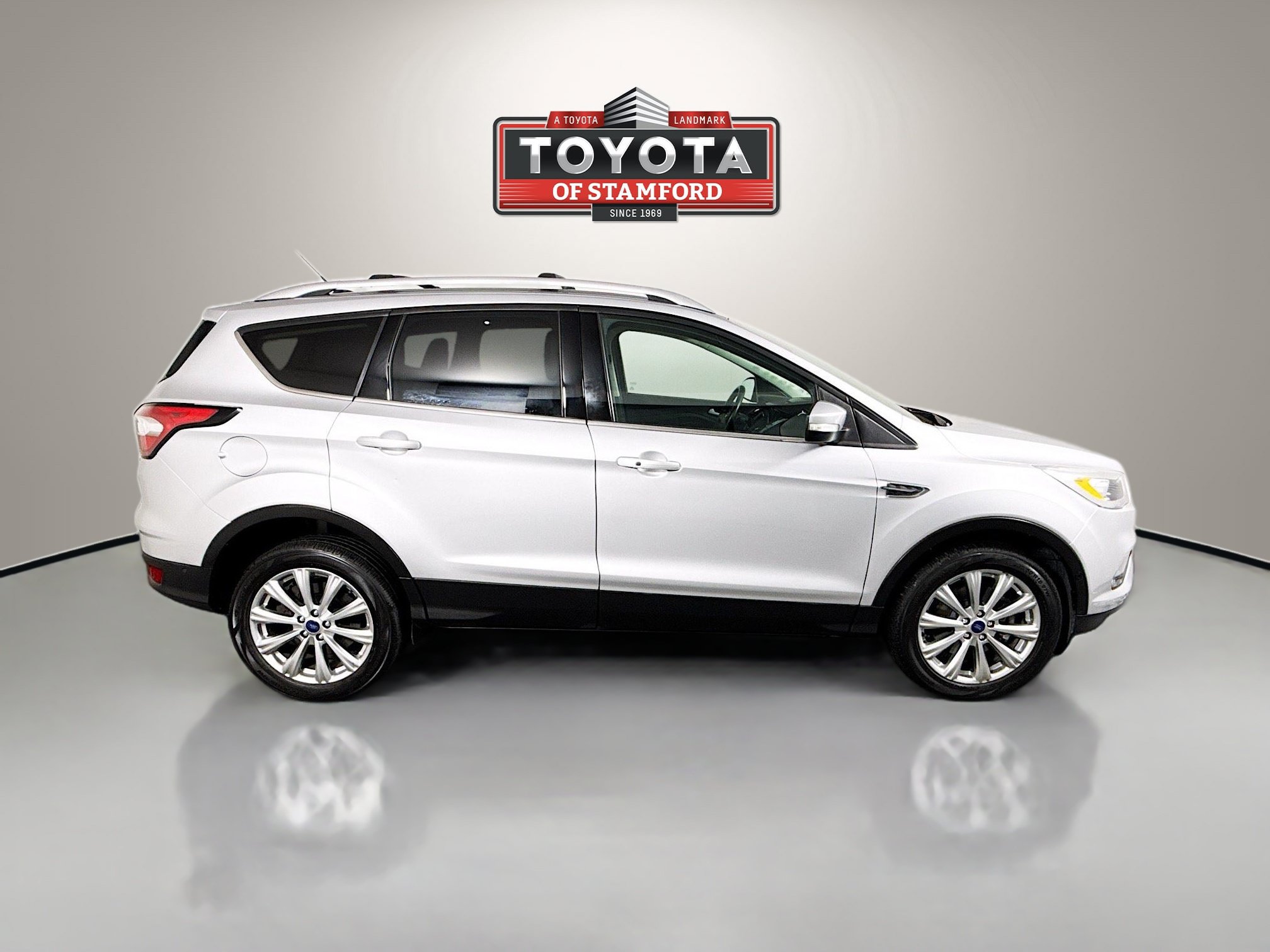 Used 2017 Ford Escape Titanium w/ Equipment Group 301A AWD/4WD image 8