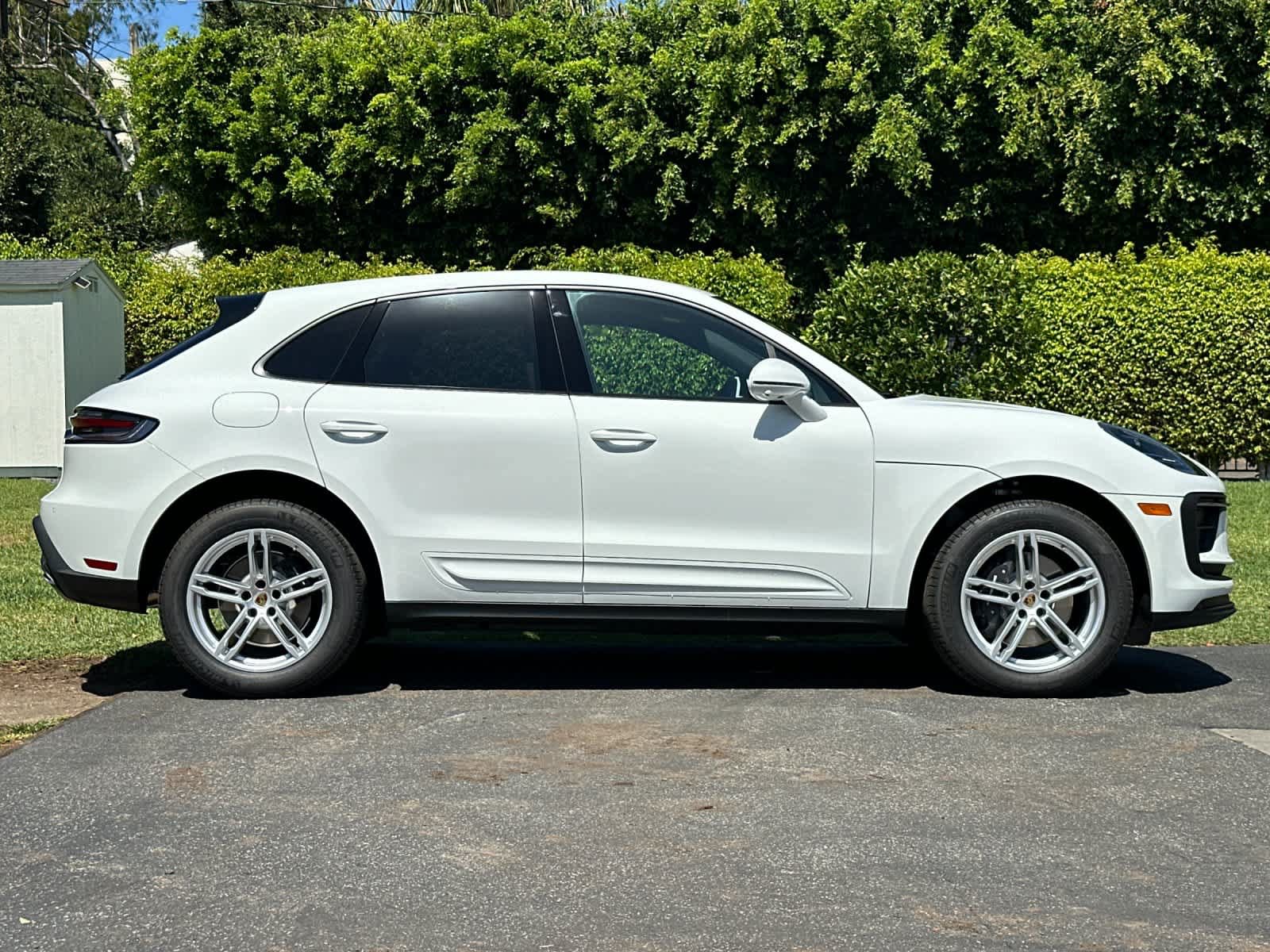 New 2026 Porsche Macan AWD/4WD image 9