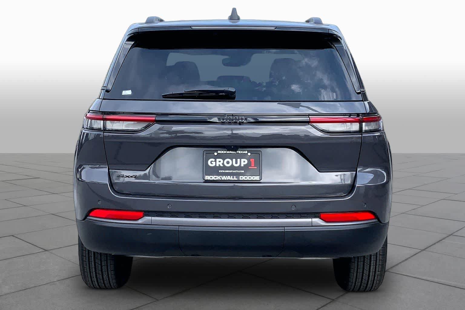 New 2026 Jeep Grand Cherokee Altitude AWD/4WD image 4