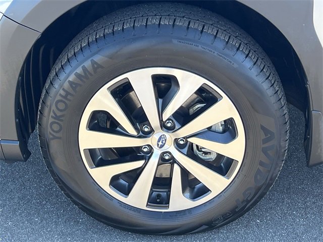 Certified 2025 Subaru Outback Premium w/ Popular Package #1A image 38