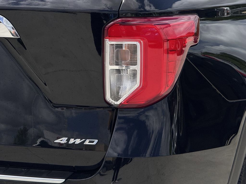 Used 2023 Ford Explorer Limited image 11