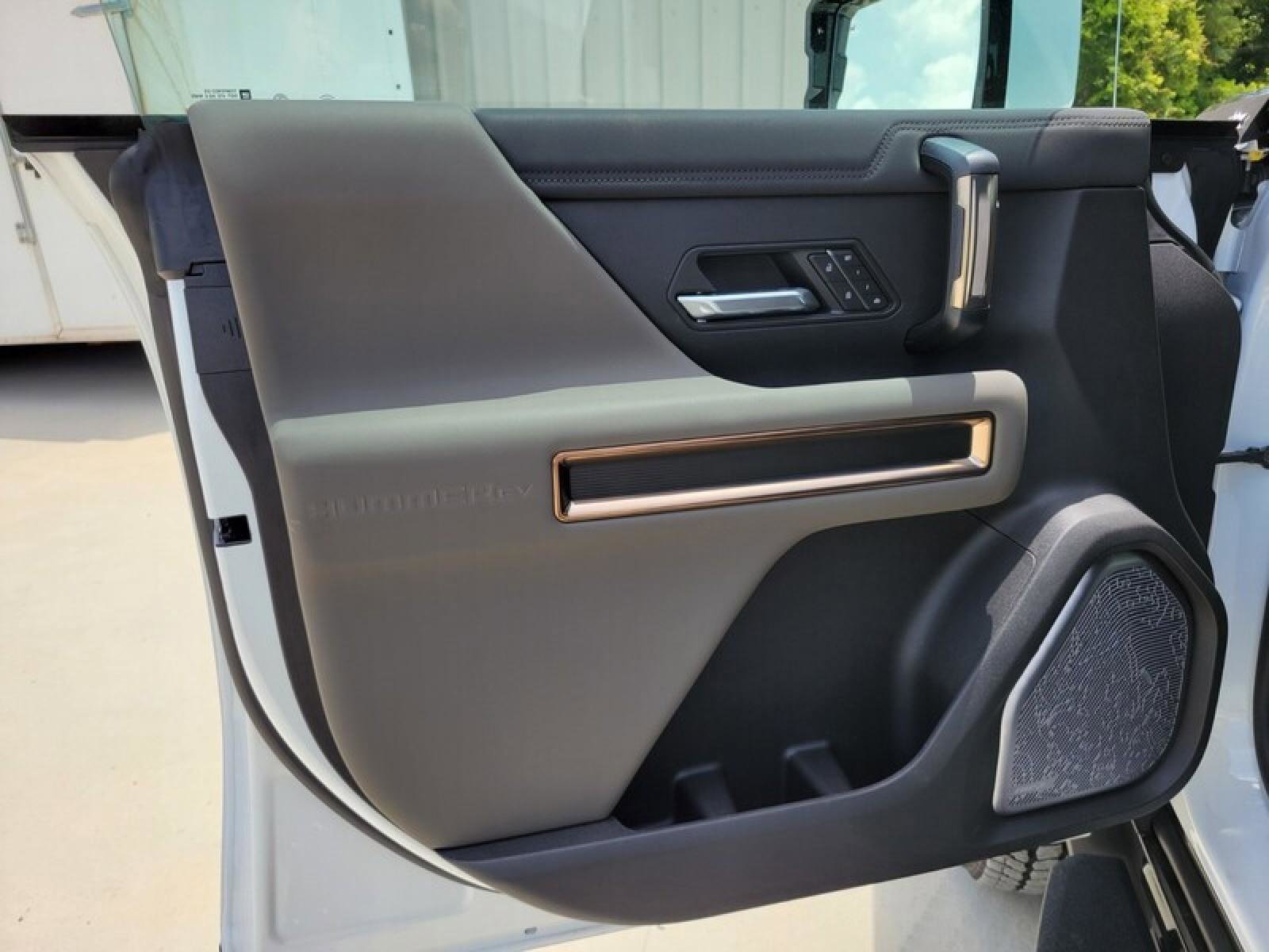 New 2025 GMC Hummer EV 2X image 27