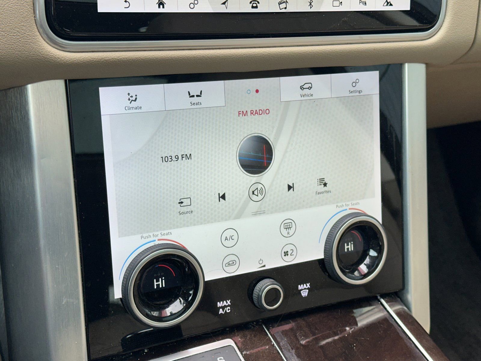 Used 2020 Land Rover Range Rover AWD/4WD image 19