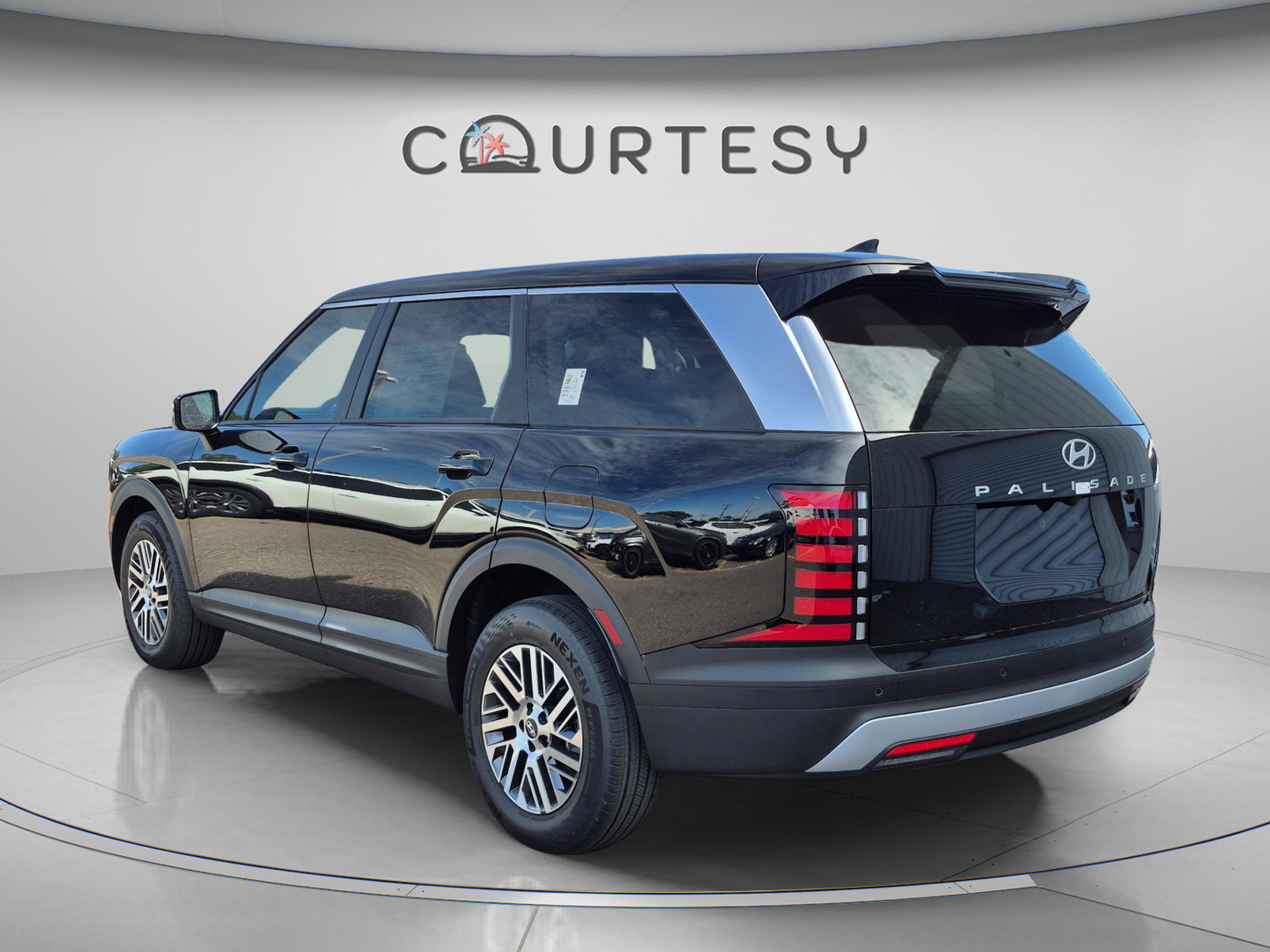 New 2026 Hyundai Palisade SE FWD image 3