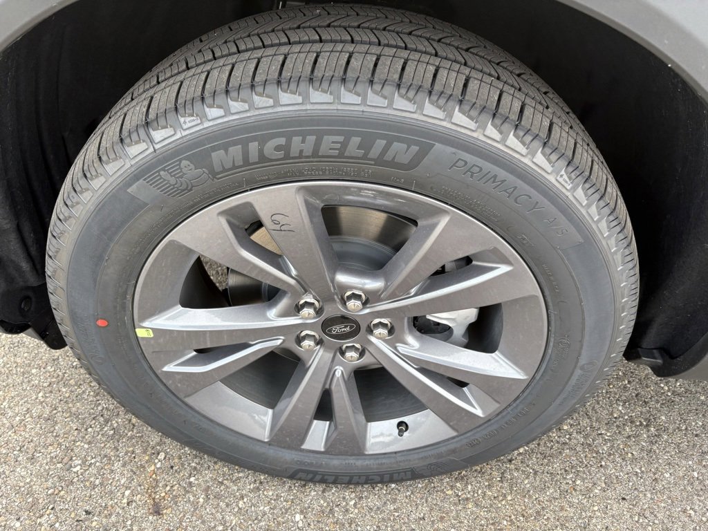 New 2026 Ford Explorer Active w/ Active Comfort Package image 12