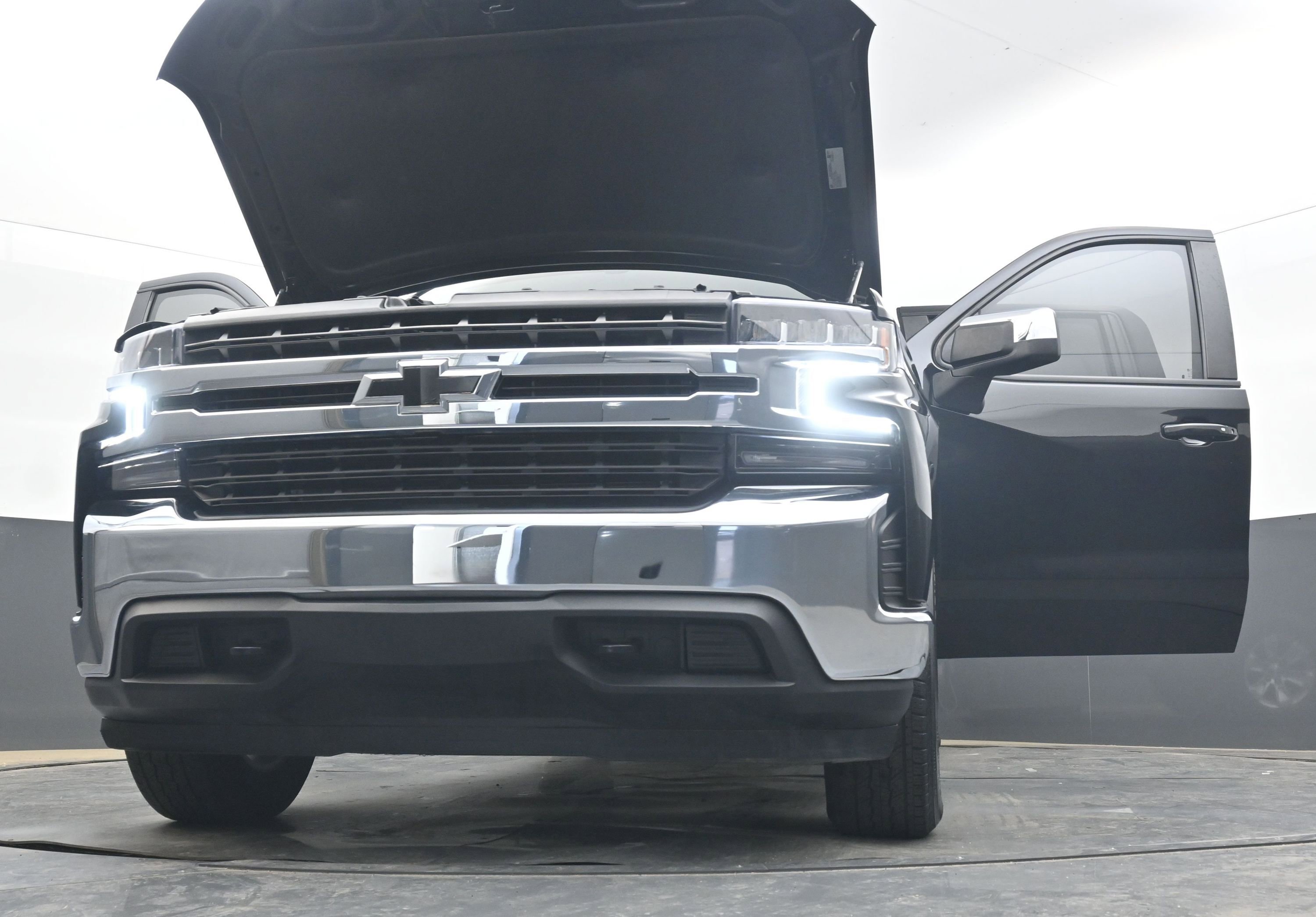 Used 2022 Chevrolet Silverado 1500 LT AWD/4WD image 38