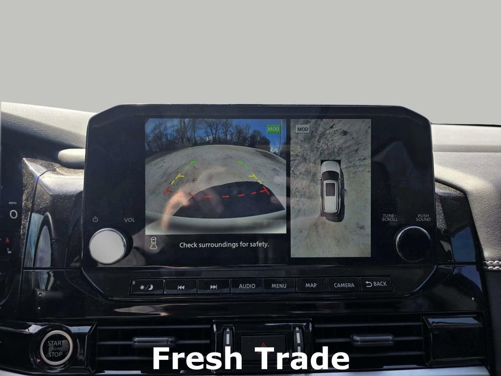 Used 2024 Nissan Pathfinder Platinum image 16