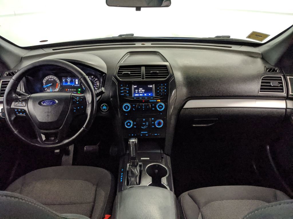Used 2017 Ford Explorer XLT FWD image 7