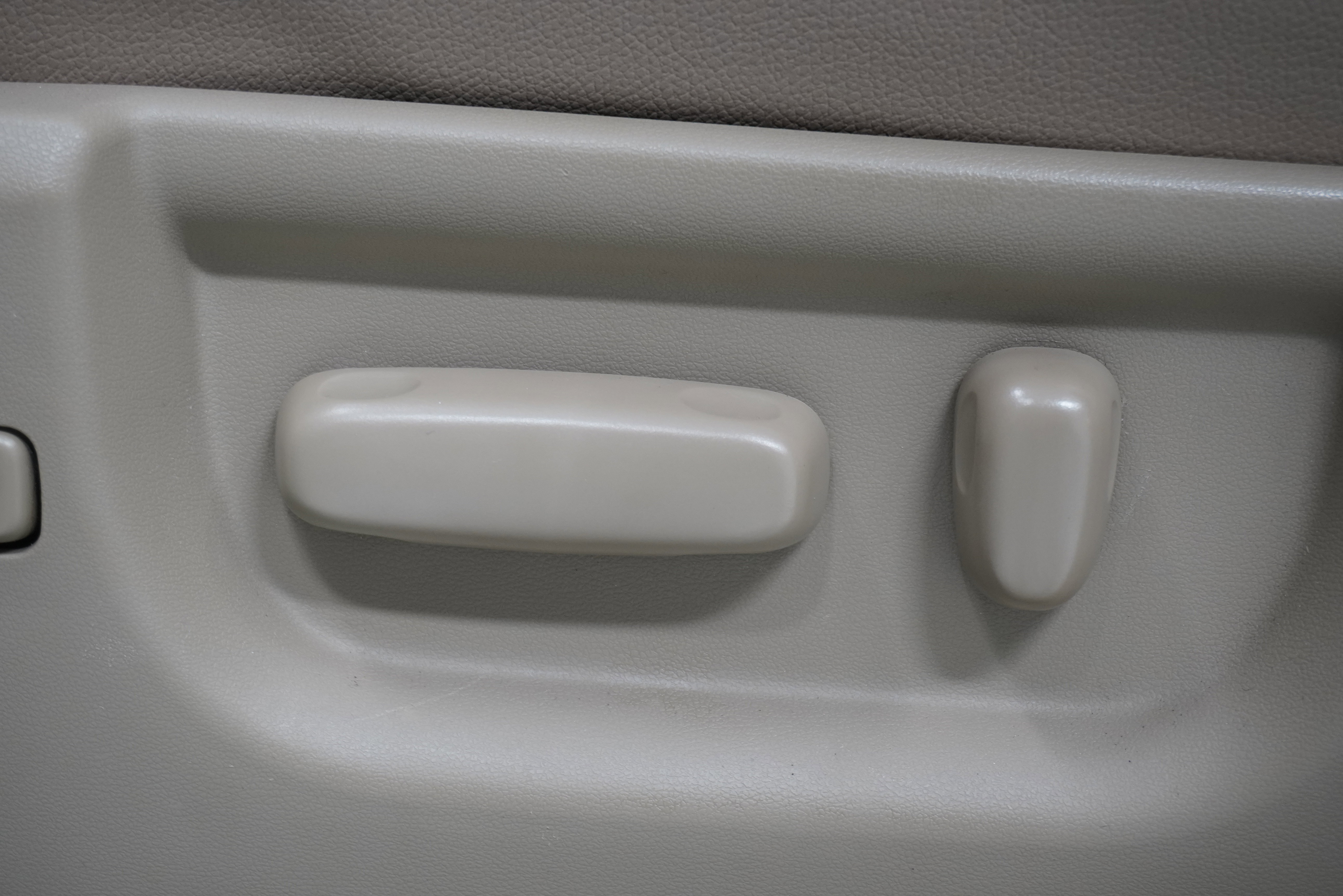 Used 2014 Toyota Sequoia Limited RWD image 12