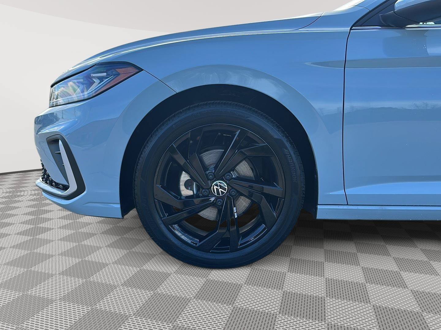 New 2026 Volkswagen Jetta SE FWD image 9