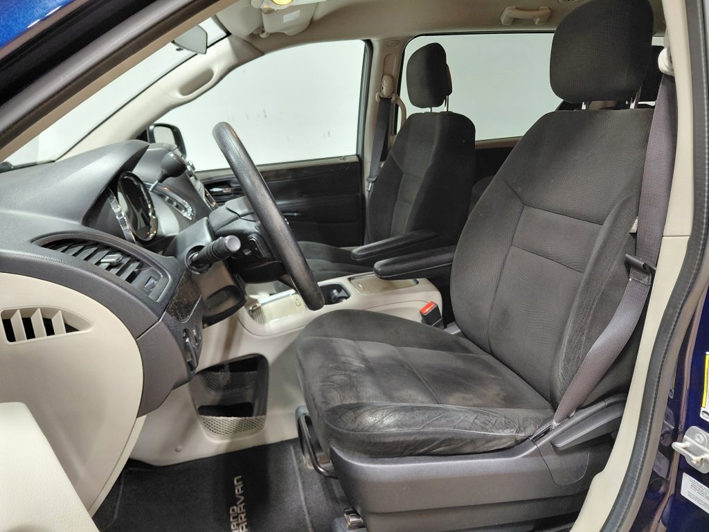Used 2015 Dodge Grand Caravan SXT FWD image 10