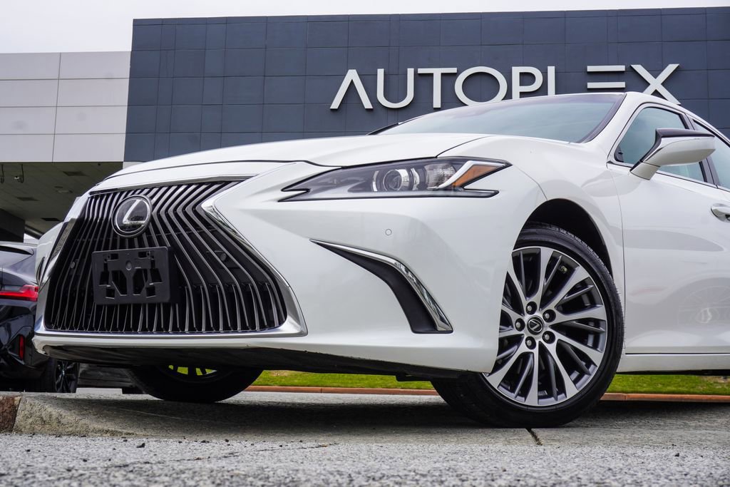 Used 2019 Lexus ES 350 w/ Premium Package FWD image 2