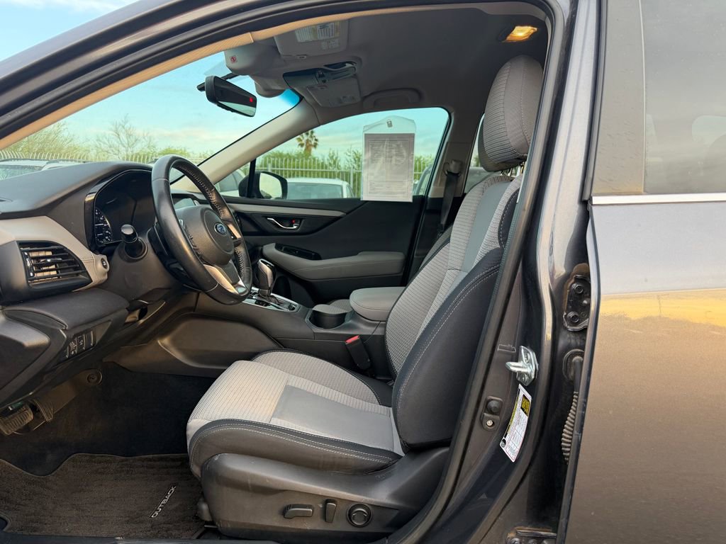 Used 2022 Subaru Outback Premium image 5