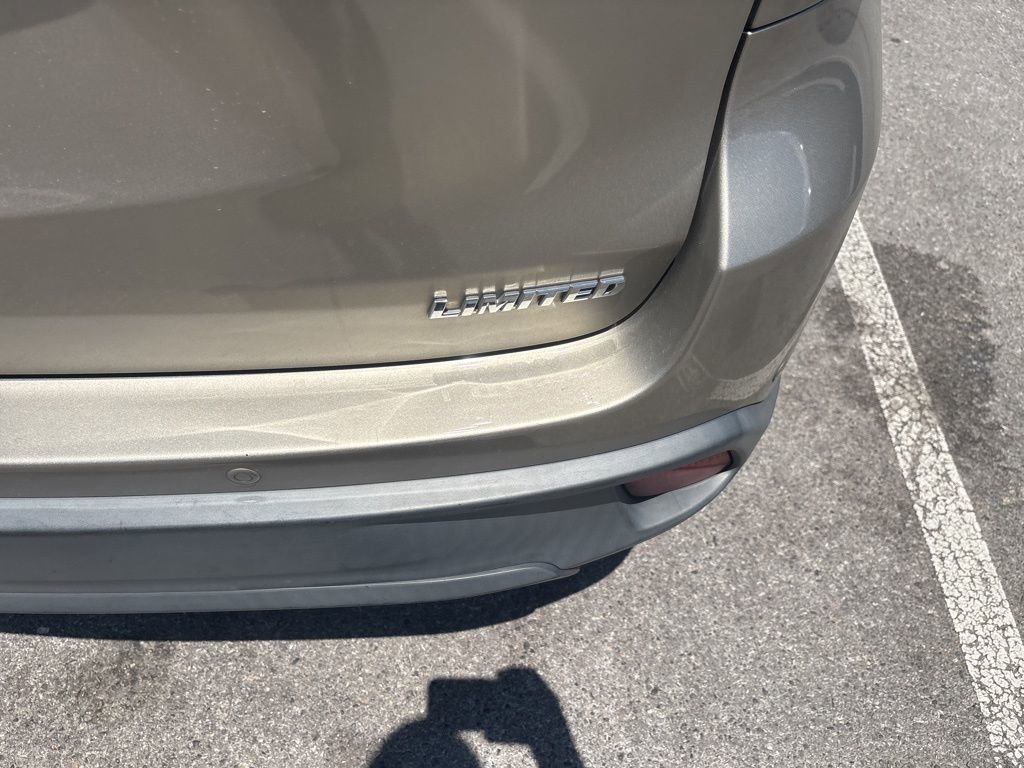 Used 2014 Toyota Highlander Limited FWD image 17