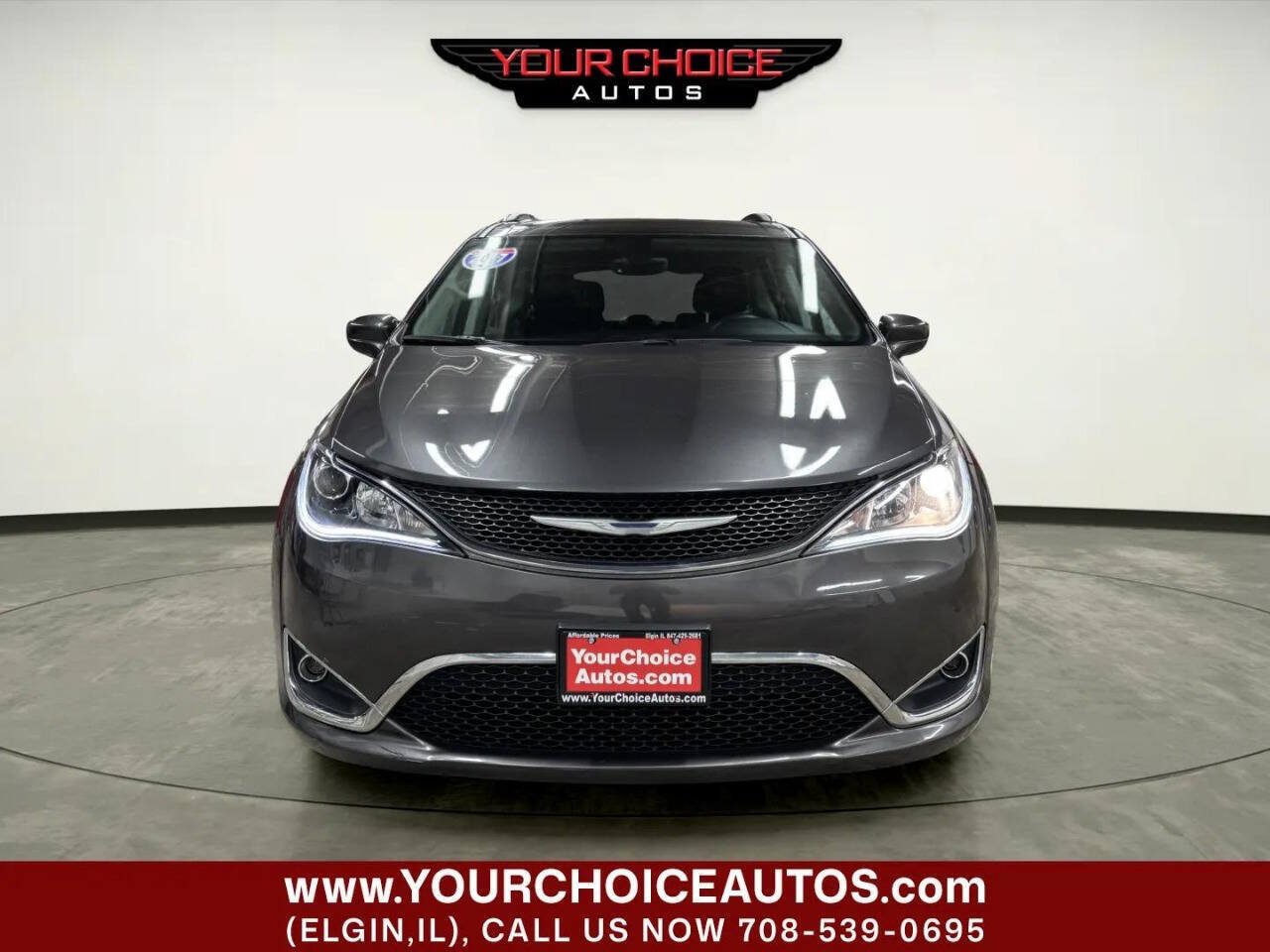 Used 2017 Chrysler Pacifica Touring-L Plus w/ Tire & Wheel Group FWD image 11