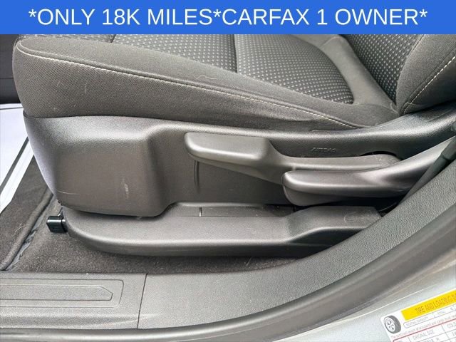 Used 2023 GMC Acadia SLE FWD image 32