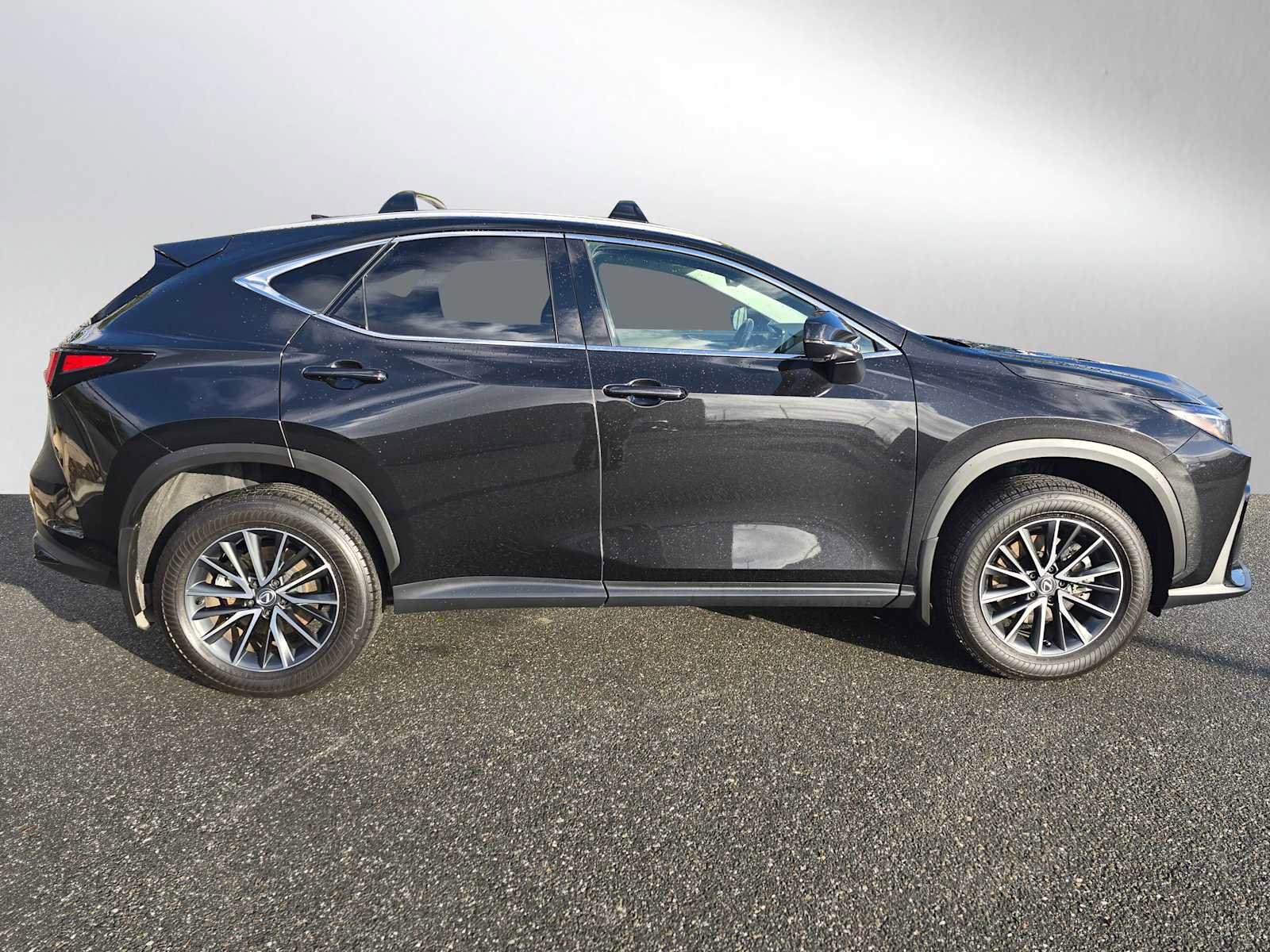 Used 2025 Lexus NX 350h AWD w/ Premium Package image 2